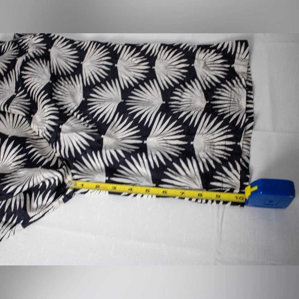 NWT! Masai Pinja Black & White Agave Print Women’s Trouser Shorts Size Large